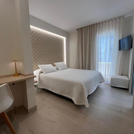 Hotel Restaurant Llansola Sant Carlos de la Ràpita Dış mekan fotoğraf