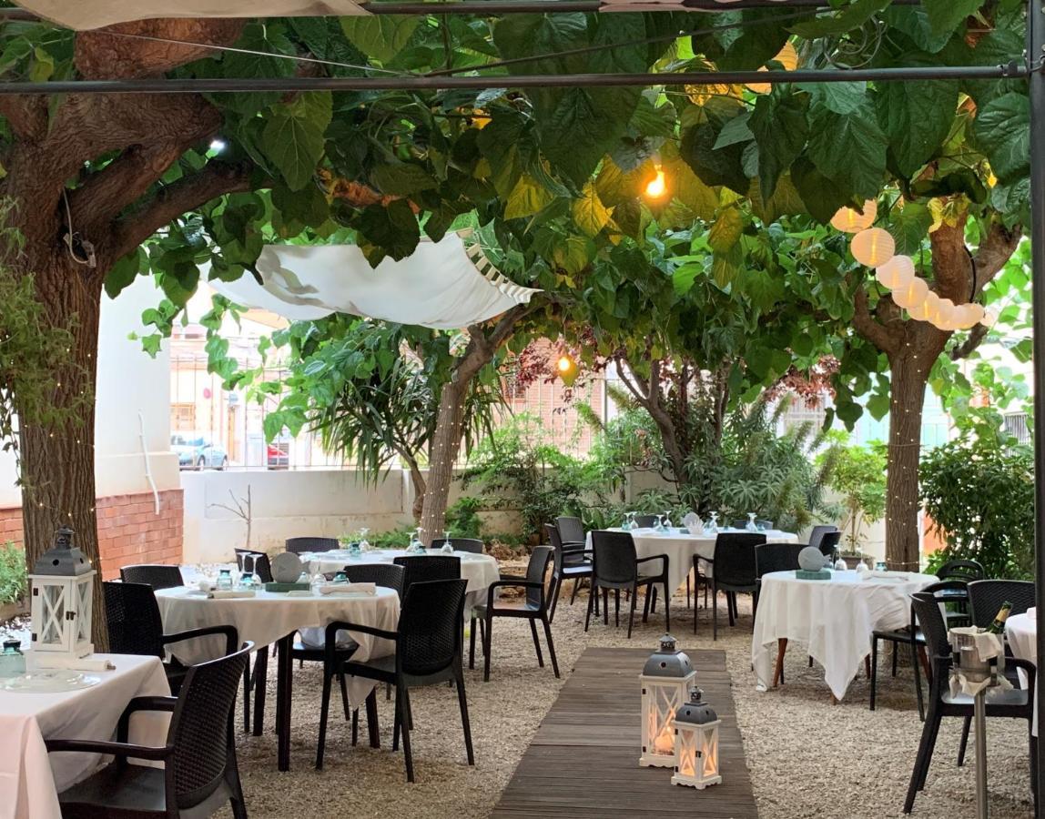 Hotel Restaurant Llansola Sant Carlos de la Ràpita Dış mekan fotoğraf