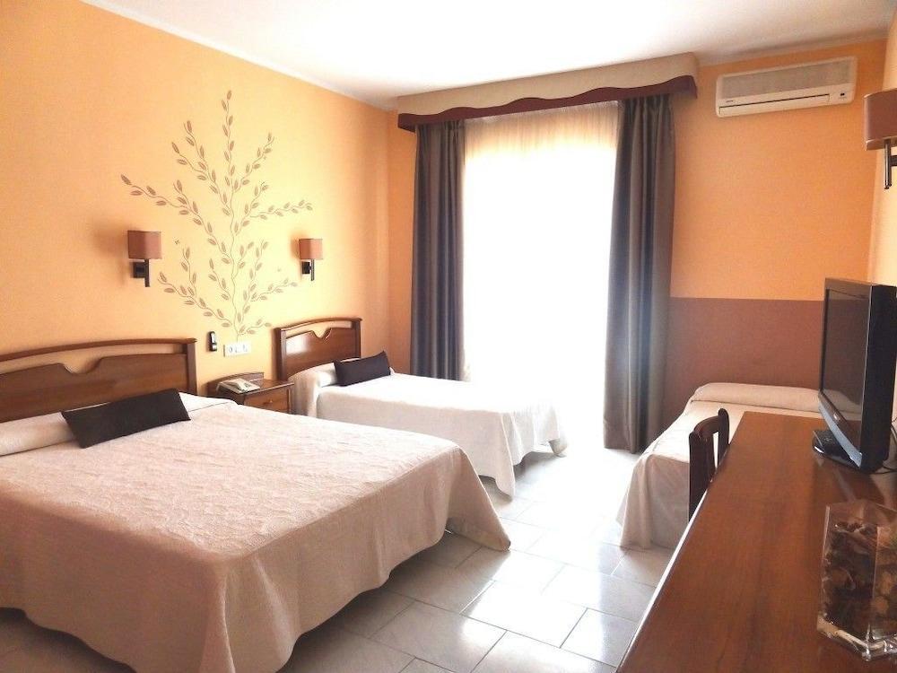 Hotel Restaurant Llansola Sant Carlos de la Ràpita Dış mekan fotoğraf