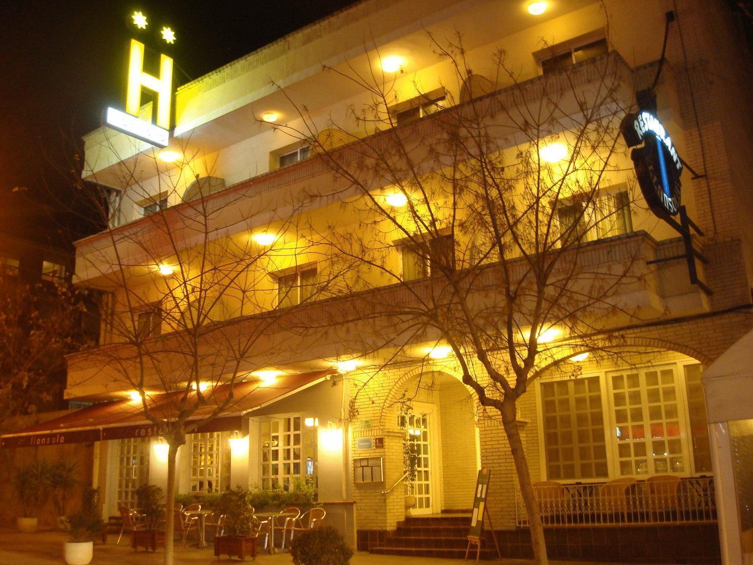 Hotel Restaurant Llansola Sant Carlos de la Ràpita Dış mekan fotoğraf