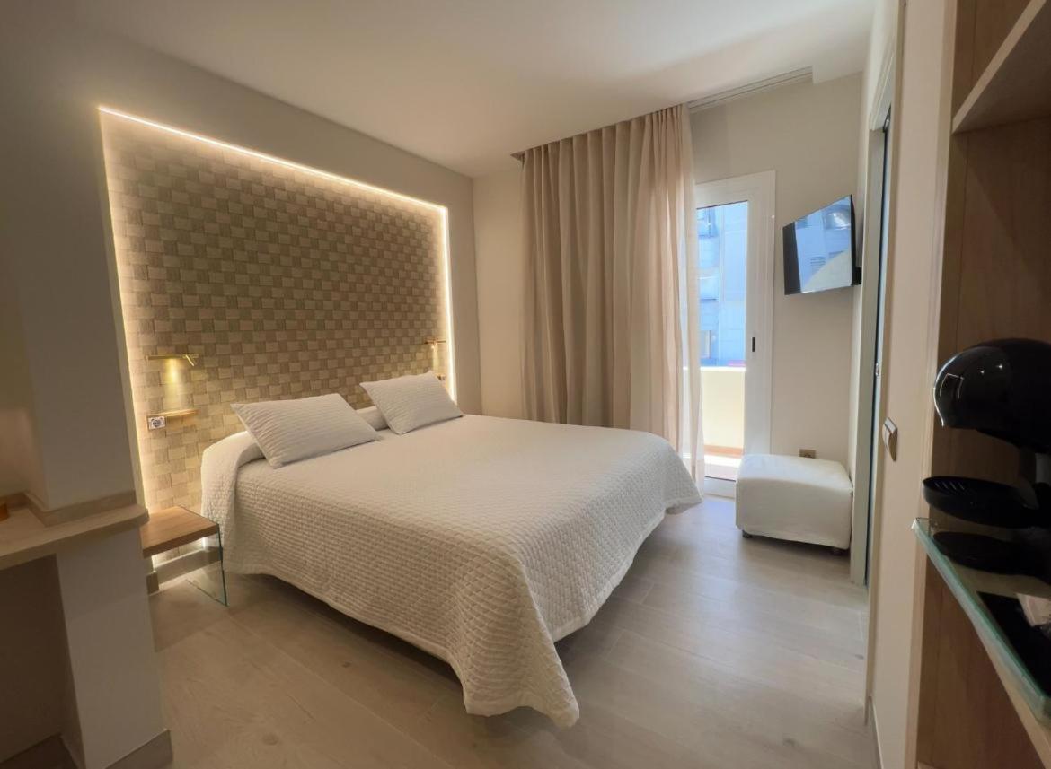 Hotel Restaurant Llansola Sant Carlos de la Ràpita Dış mekan fotoğraf