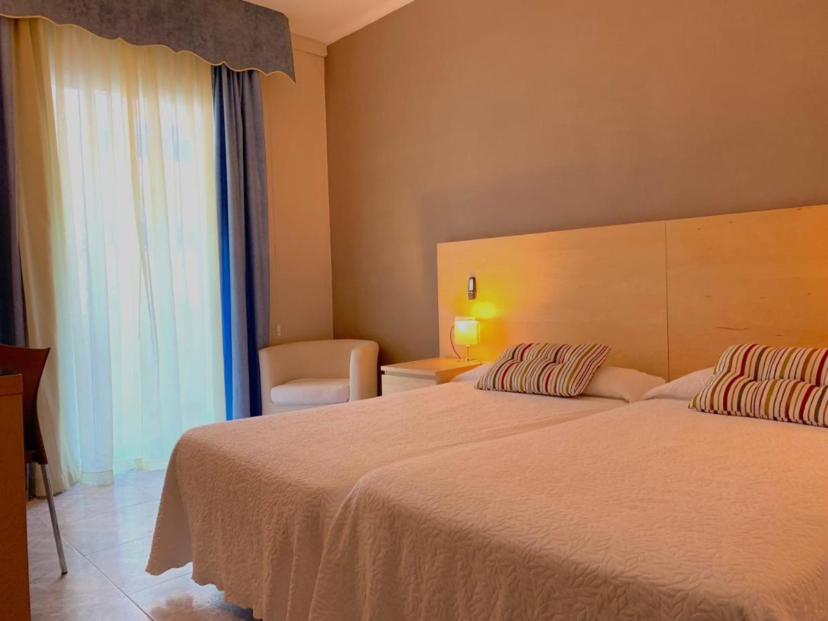 Hotel Restaurant Llansola Sant Carlos de la Ràpita Dış mekan fotoğraf