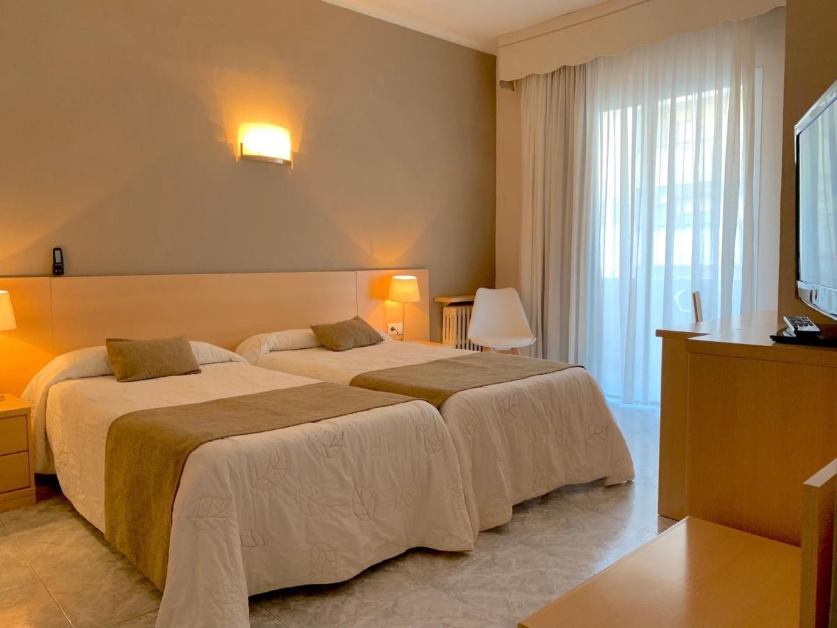 Hotel Restaurant Llansola Sant Carlos de la Ràpita Dış mekan fotoğraf