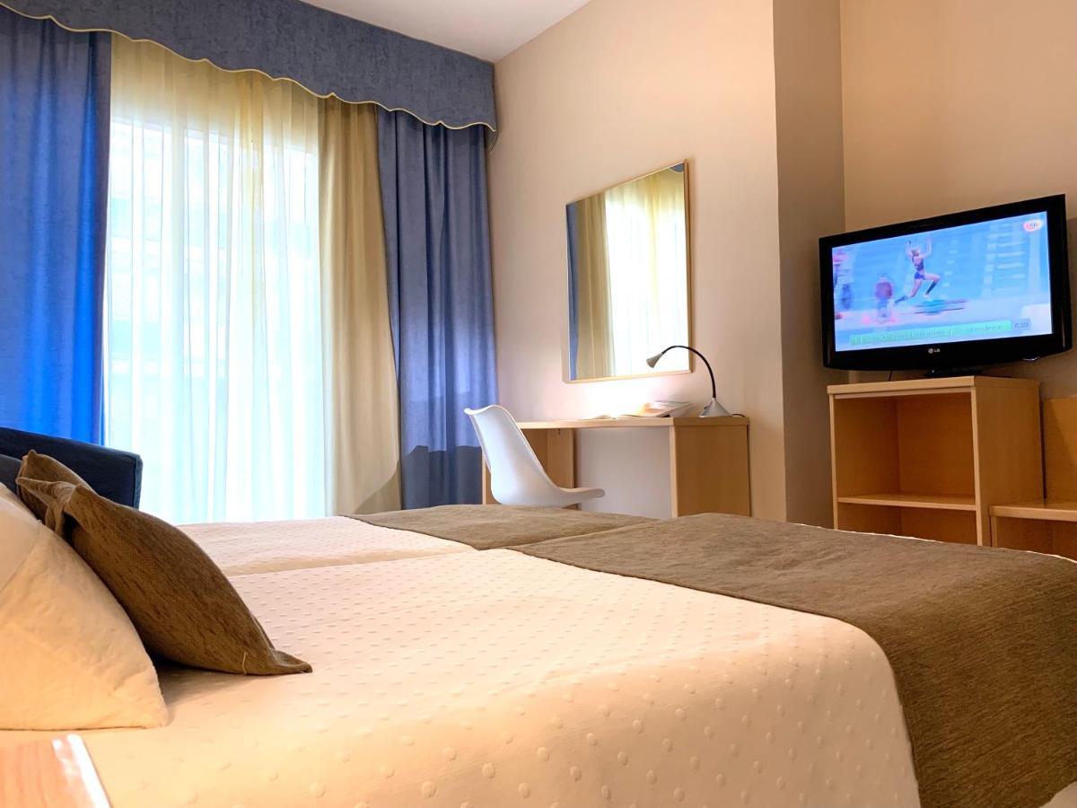 Hotel Restaurant Llansola Sant Carlos de la Ràpita Dış mekan fotoğraf