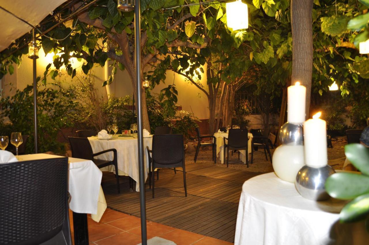 Hotel Restaurant Llansola Sant Carlos de la Ràpita Dış mekan fotoğraf