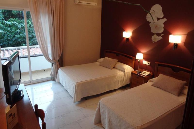 Hotel Restaurant Llansola Sant Carlos de la Ràpita Dış mekan fotoğraf